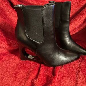 Black Heeled Boots Chelsea Style
